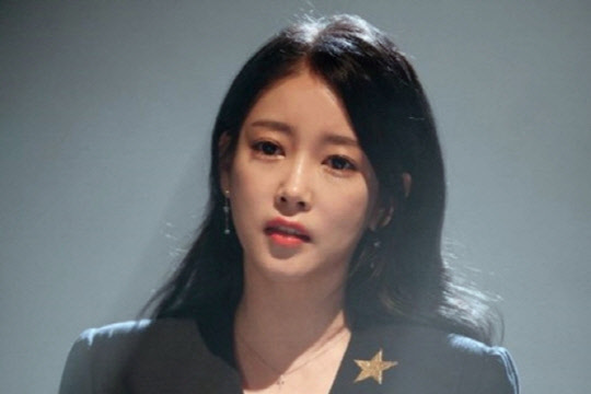 가수 소연. 생각을보여주는엔터테인먼트 제공